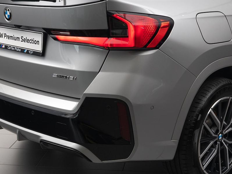 BMW X1 sDrive18i - fotka 8 z 22