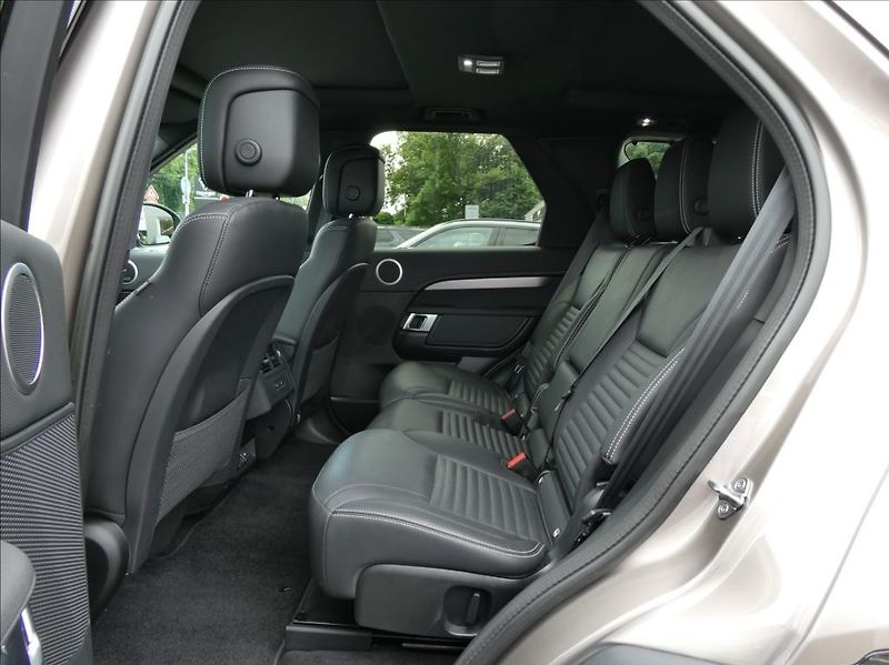Land Rover Discovery 3,0 D250 R-Dynamic SE 1Maj DPH - fotka 17 z 51