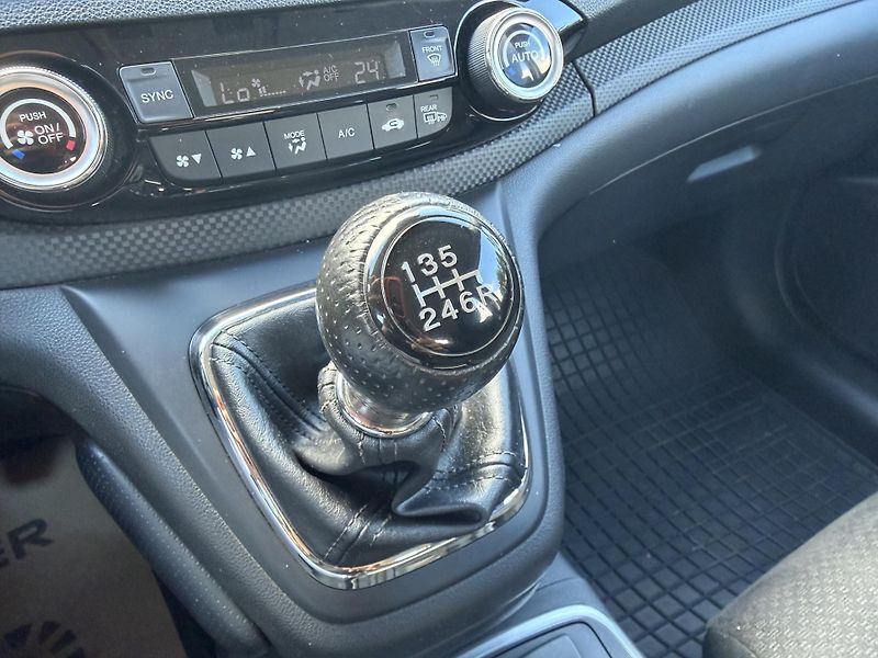 Honda CR-V Comfort 2WD - fotka 14 z 22