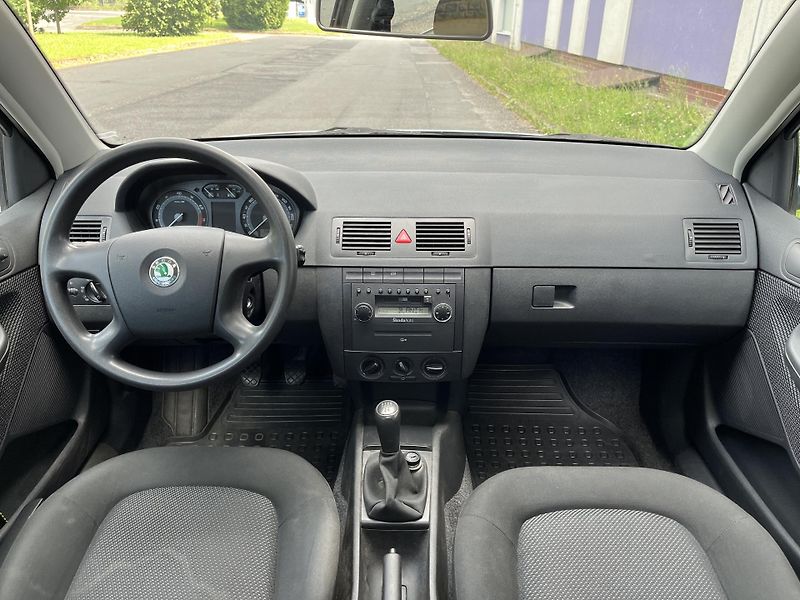Škoda Fabia 1,4i 16V /74kW/1.maj./servis. - fotka 26 z 30