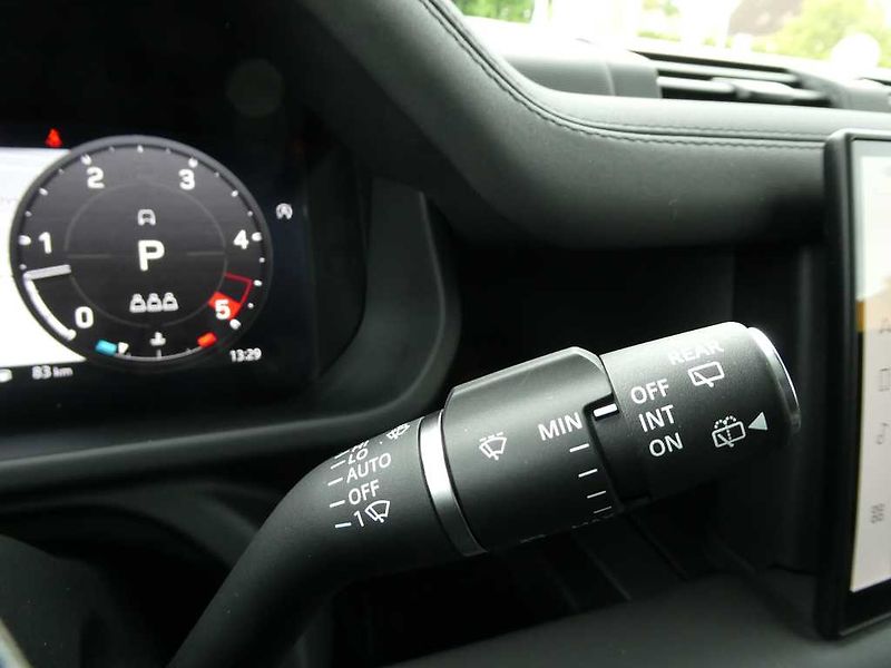 Land Rover Defender 110 3,0 X-Dynamic SE D250 - fotka 23 z 40
