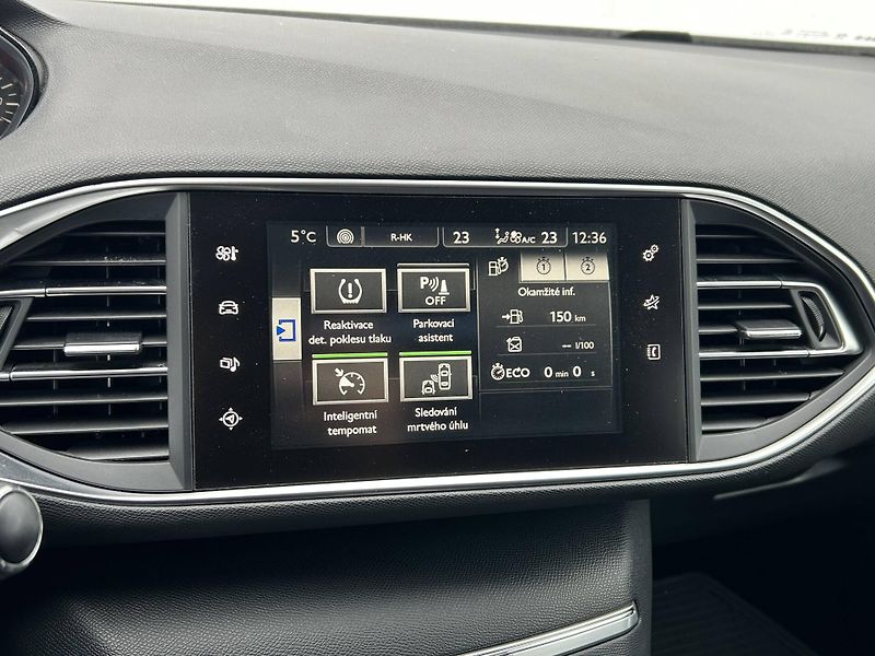 Peugeot 308 ALLURE PACK S&S MAN6 1,2 PureT - fotka 16 z 23