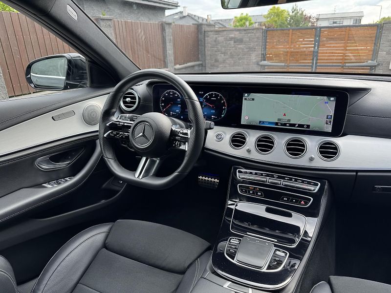 Mercedes-Benz Třídy E (2022) E 300de 4MATIC AMG Hybrid Tažn - fotka 17 z 28