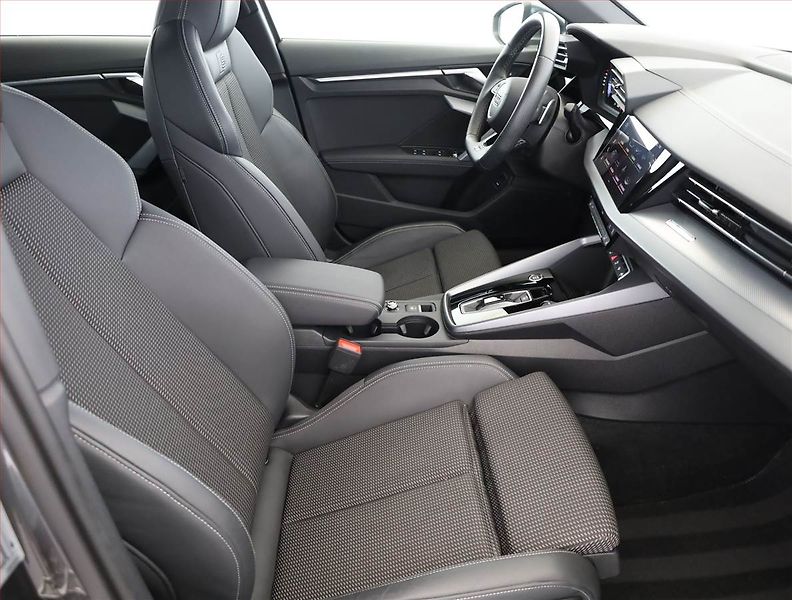 Audi A3 (2024) 35 TFSI - fotka 7 z 21