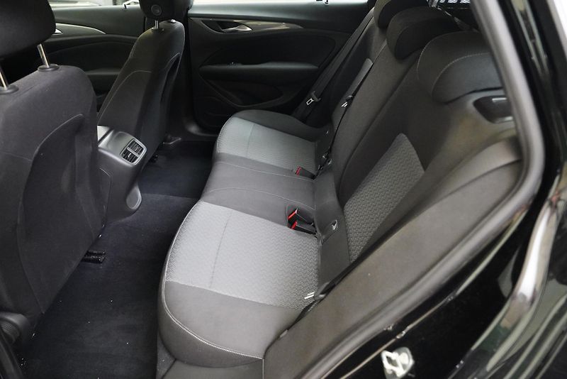 Opel Insignia - fotka 25 z 26