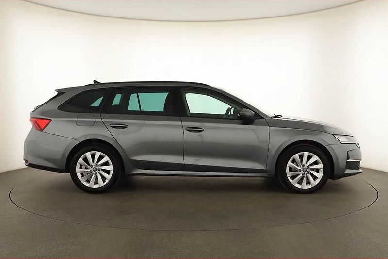 Škoda Octavia (2025) 1.5 TSI, SELECTION, DPH - fotka 6 z 13