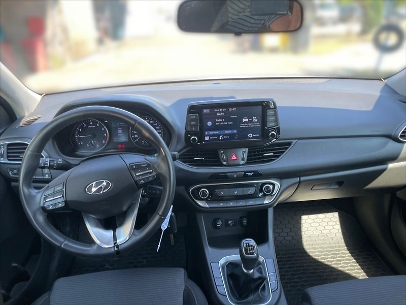 Hyundai i30 1,0 TGDI Family Comfort - fotka 9 z 11