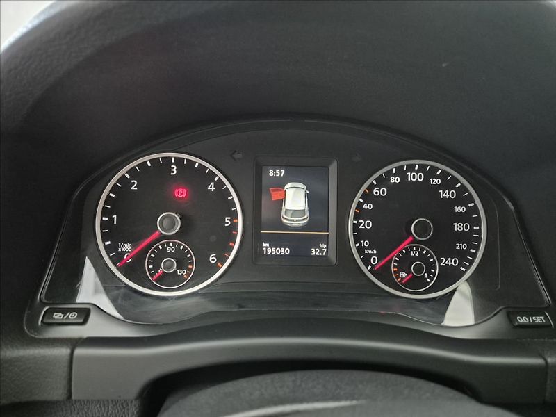 Volkswagen Tiguan TDI 4 MOTION R-Line - fotka 15 z 31