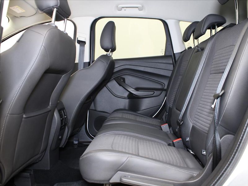 Ford Kuga 1,5 TDCi 88kW Titan.X ACC ČR - fotka 7 z 23
