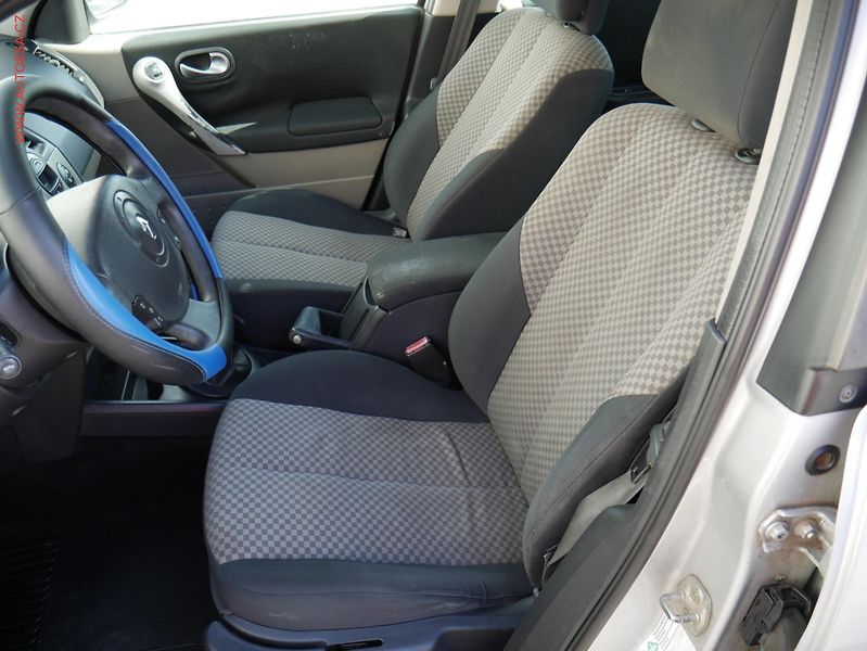 Renault Mégane (2005) 1.5dCi, AC, temp - fotka 9 z 15