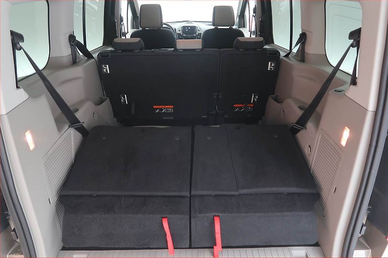 Ford Tourneo Connect (2018) Titanium 1.5 EcoBlue, 7Míst - fotka 13 z 21