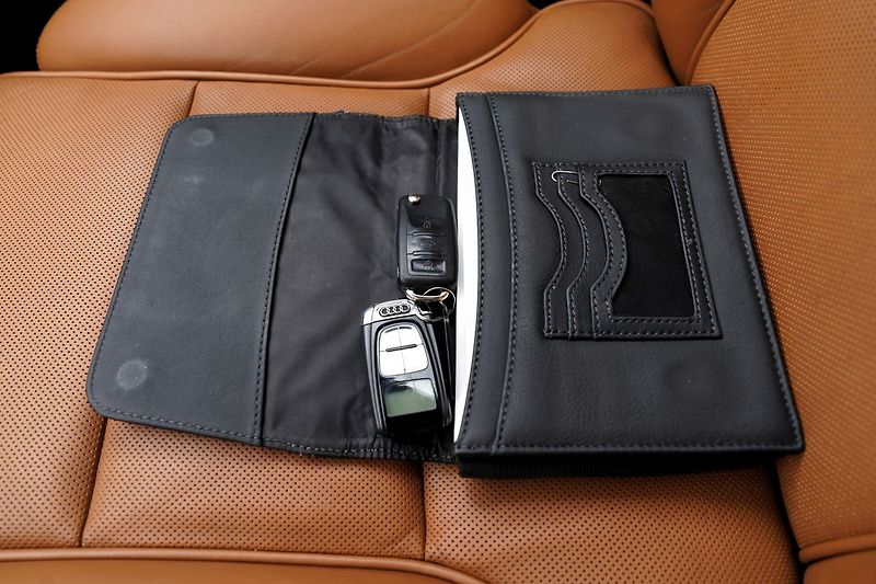 Audi A8 4.2 TDI Long,4x4 Exclusive - fotka 49 z 50