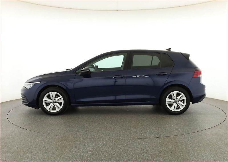 Volkswagen Golf (2023) Life 1.5 TSI, digi klima - fotka 3 z 17