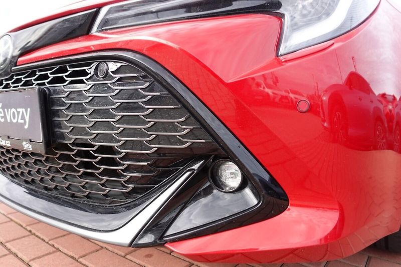 Toyota Corolla 2,0 HEV GR SPORT JBL - fotka 31 z 33