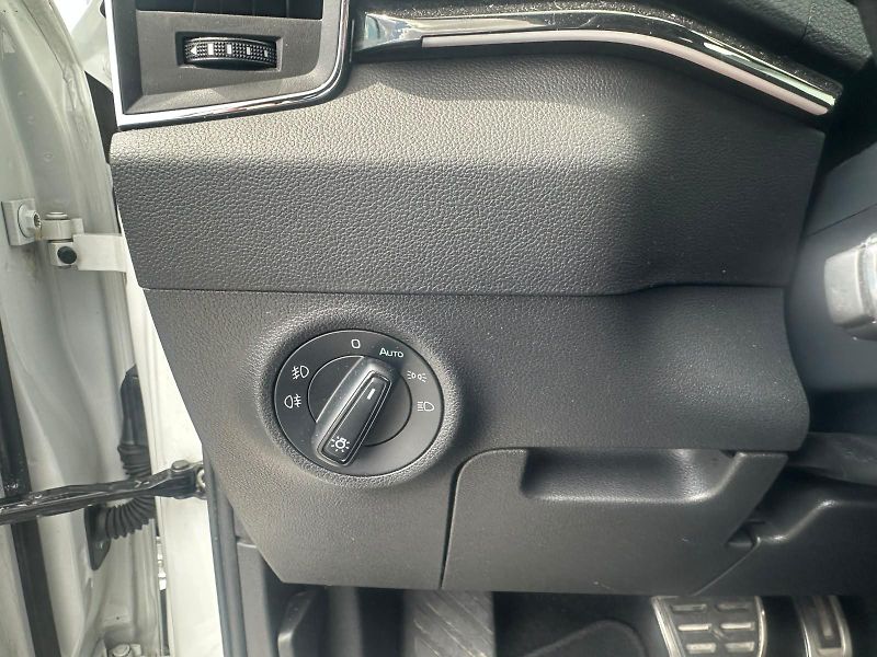 Škoda Karoq (2019) 1.6TDi, 85KW, SPORTLINE - fotka 20 z 30