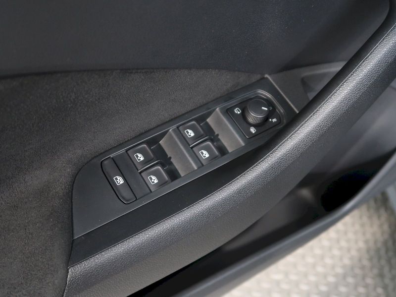Škoda Kamiq (2025) TOP SELECTION 1.0TSI 85KW DSG - fotka 35 z 37