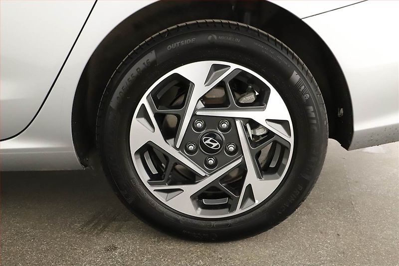 Hyundai i30 (2025) 1.0 T-GDI, Style, FullLed - fotka 12 z 18