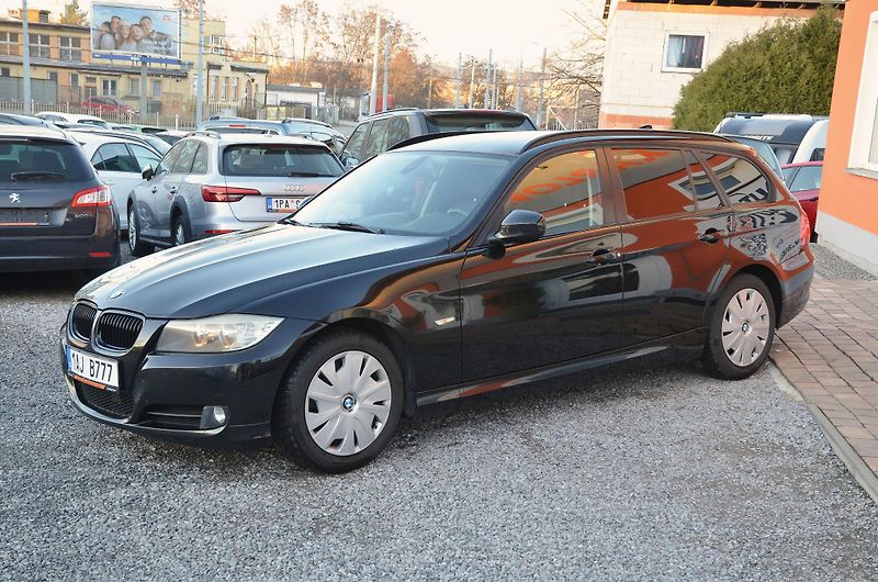 BMW Řada 3 (2012) 320d 135kW AT Touring NAVI - fotka 3 z 35