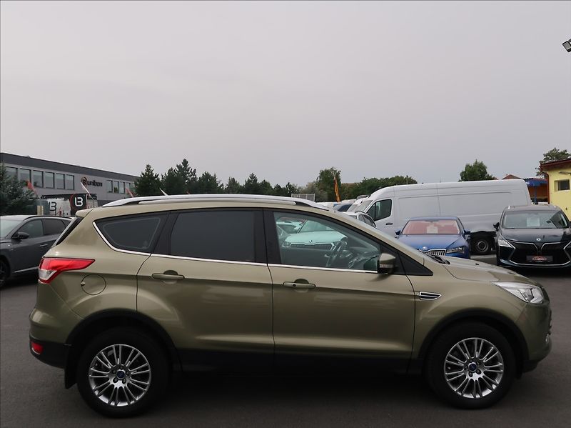 Ford Kuga 2,0 TDCi,120kW,Titanium,panora - fotka 6 z 27