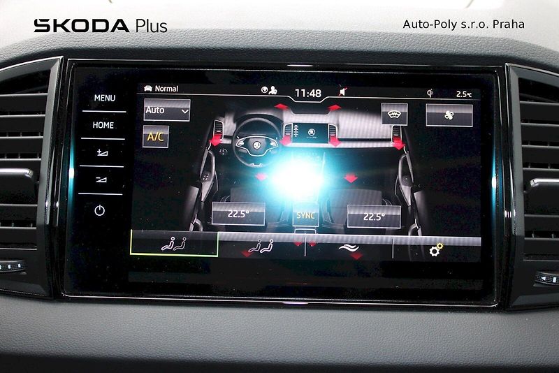 Škoda Karoq (2023) 1,5 TSI 110 kW Sportline - fotka 19 z 30