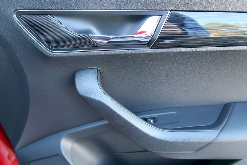 Škoda Karoq (2020) Style Plus 1,6 TDI 85 kW - fotka 18 z 29