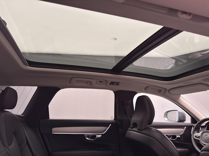 Volvo V90 CC D4 AWD MOMENTUM PRO  - fotka 24 z 47