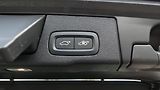 Volvo XC60 B4 mHEV AWD Plus Dark - náhled 20