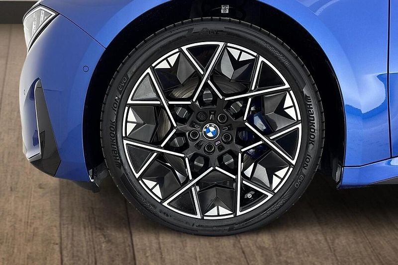 BMW i3 50 xDrive Sedan - fotka 27 z 27
