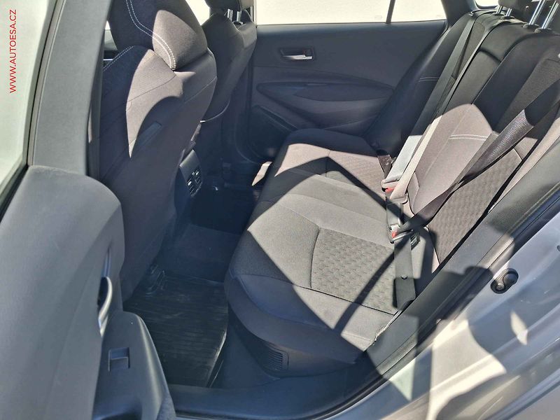 Toyota Corolla (2024) 1.8 e-CVT, 1.maj,ČR, Comfort - fotka 10 z 20