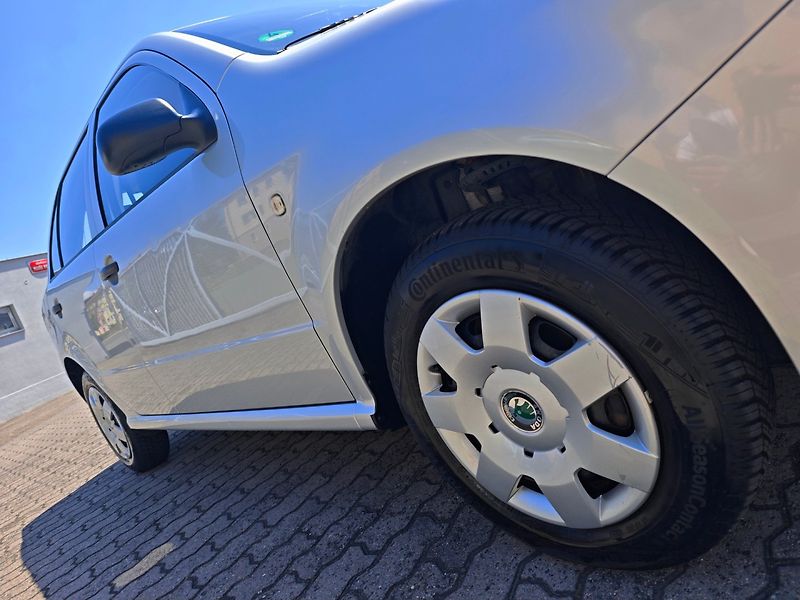 Škoda Fabia (2005) 1.4 16V Classic Klima 24.500km - fotka 30 z 40