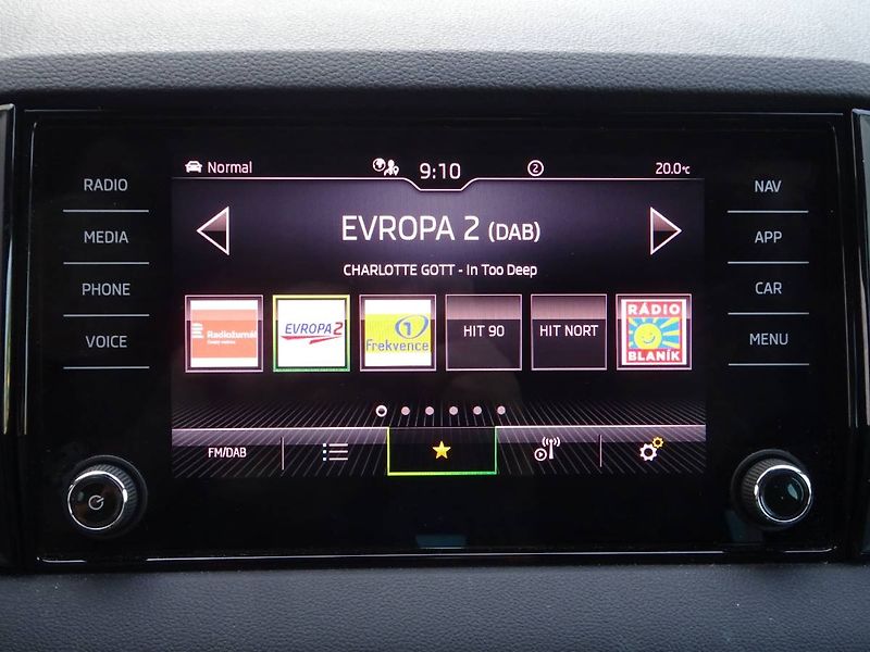 Škoda Karoq (2022) 1,5 TSi/110kW  Sportline Plus - fotka 15 z 29