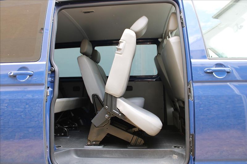 Volkswagen Transporter 2.0 TDI / 9Míst / 140PS / Tažn - fotka 27 z 34