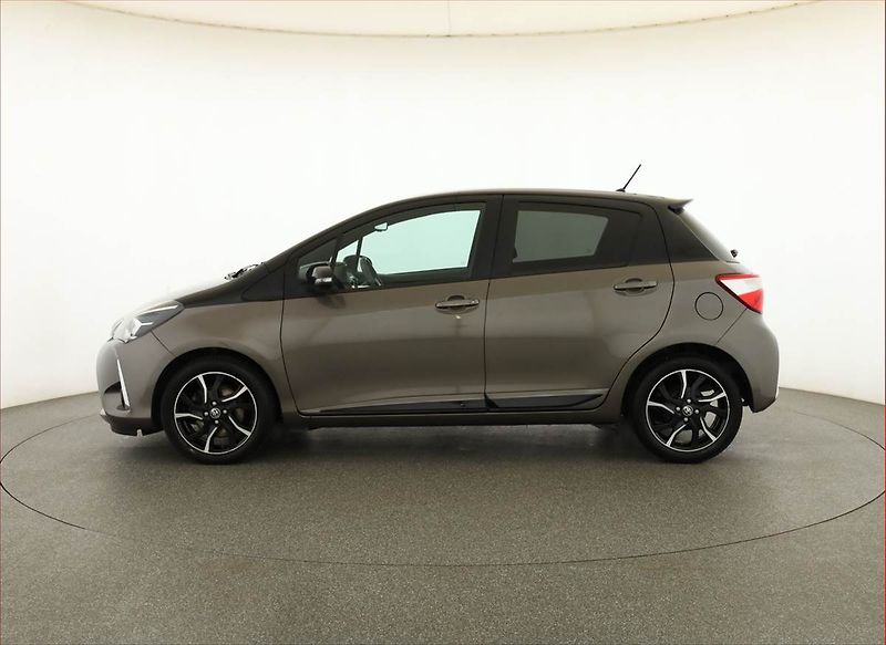 Toyota Yaris (2017) 1.5 Dual VVT-i, Automat, ČR - fotka 3 z 19