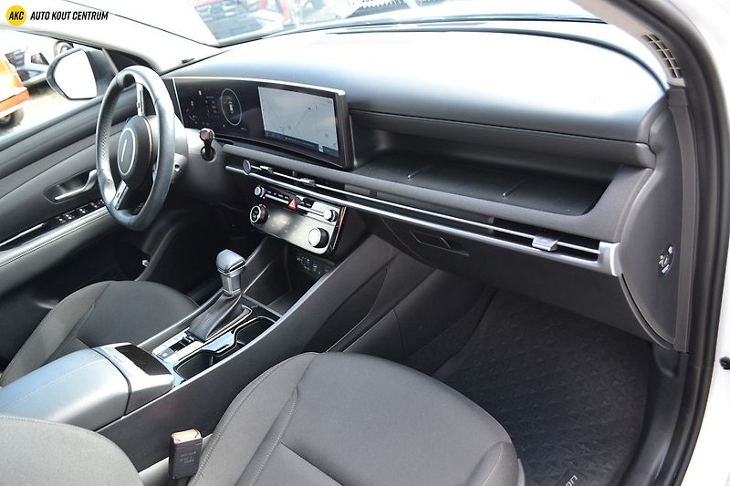 Hyundai Tucson 1.6T-GDI STYLE DCT FL 118KW - fotka 14 z 48