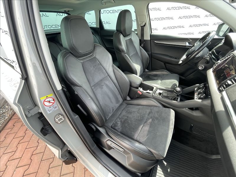 Škoda Karoq 2,0 2,0TDi,110kW,STYLE.,4x4,DS - fotka 30 z 35