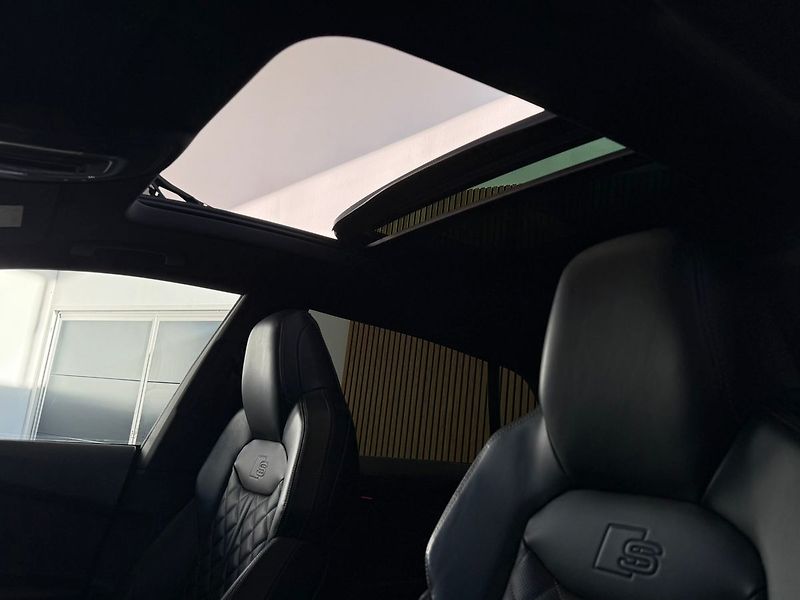 Audi SQ8 4.0TFSI V8 373kW Competition - fotka 12 z 31