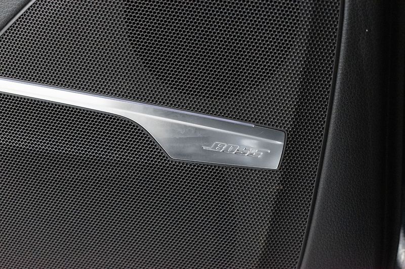 Audi Q7 50 TDI 4x4*S-LINE*7.MÍST*TAŽNÉ - fotka 19 z 51