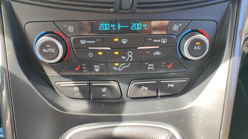 Ford Kuga (2017) 1,5 EcoBoost 110kw CZ - fotka 16 z 29