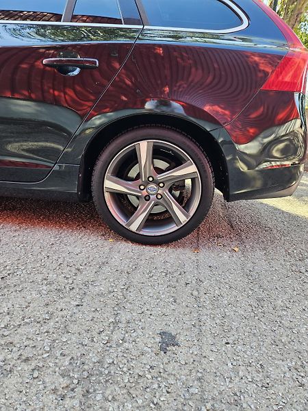 Volvo V60 (2012) R DESIGN - fotka 2 z 31