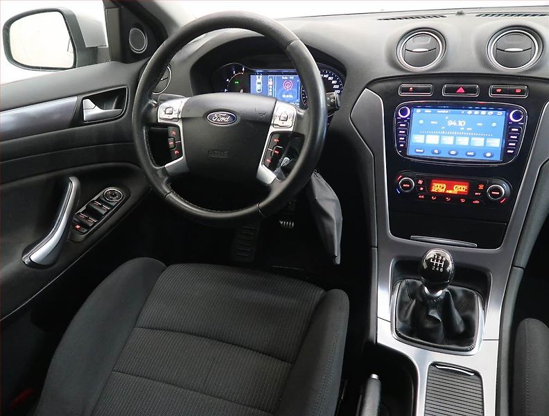 Ford Mondeo (2011) 2.0 TDCi, Tempomat - fotka 7 z 14