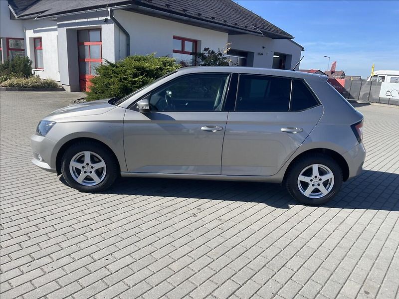 Škoda Fabia 1,2 TSi 66kw Style Klima ESP V - fotka 30 z 34
