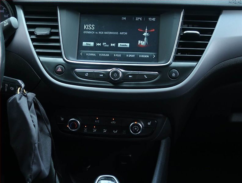 Opel Crossland X (2022) Edition 1.2, Serv.kniha - fotka 12 z 16
