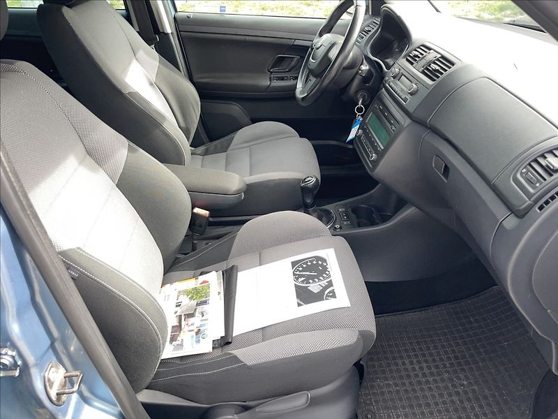 Škoda Fabia 1,2 TSi 77kw Klimatronic ESP T - fotka 12 z 32