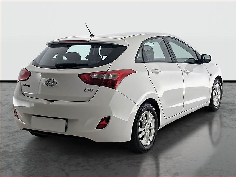 Hyundai i30 (2014) 1.6 MPI, Tempomat - fotka 5 z 16