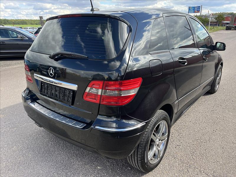 Mercedes-Benz Třídy B 2,0 i CNG ČR KLIMA SERVIS PNEU - fotka 6 z 37