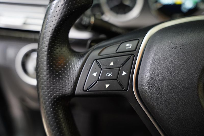 Mercedes-Benz Třídy E - fotka 15 z 23