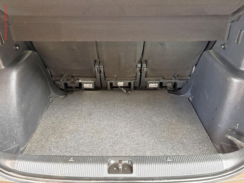 Škoda Yeti (2014) 1.2 TSi, 2.maj,ČR, Active - fotka 7 z 13