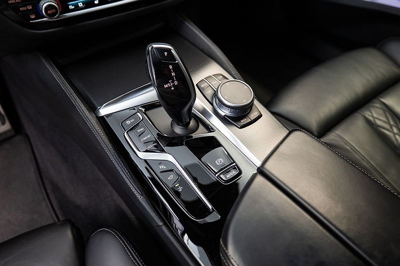 BMW Řada 6 i GT RWD/360/4-Zóny/Pano/LED - fotka 17 z 23