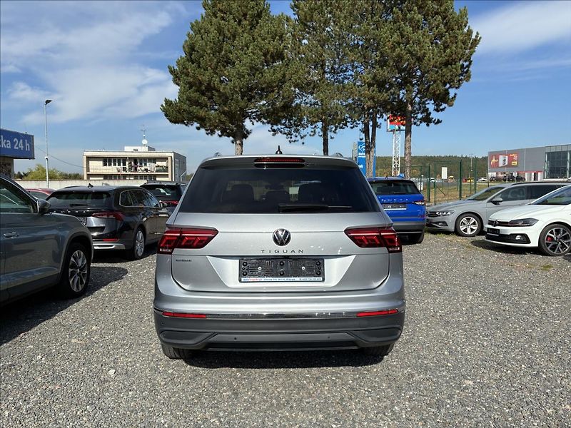 Volkswagen Tiguan Allspace 2,0 TDI IQ LIGHT TAŽNÉ KAMERA - fotka 9 z 28