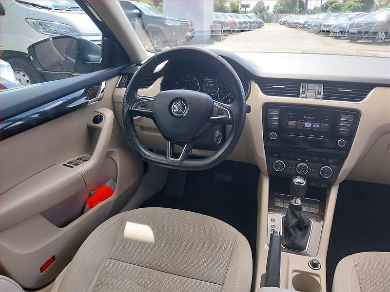 Škoda Octavia (2014) Elegance 1.4 TSI, Automat - fotka 7 z 15